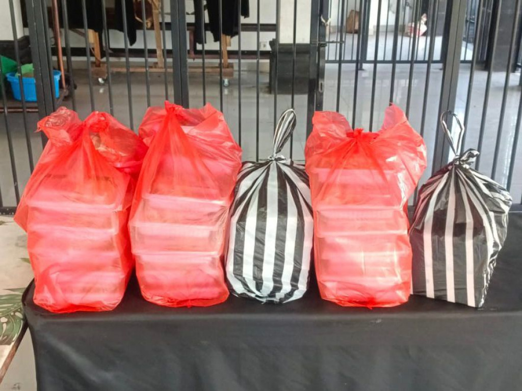 Pengiriman PMT Banjar Bhinus Kauh, BUMDes Tri Manunggal Jaya Dalung Pastikan Ketepatan Waktu untuk Dukung Posyandu Balita